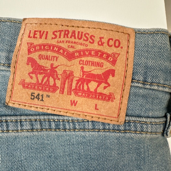 Brand New Levi’s Men’s 541 Athletic Taper Jeans (Stretch) Size 48 Length 32 - Picture 2 of 6